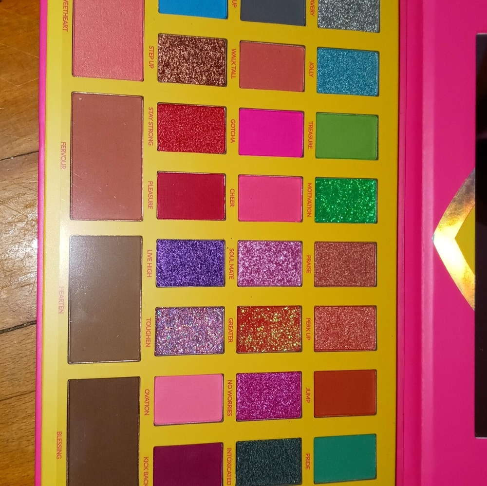 Makeup - Picture 13 of 16